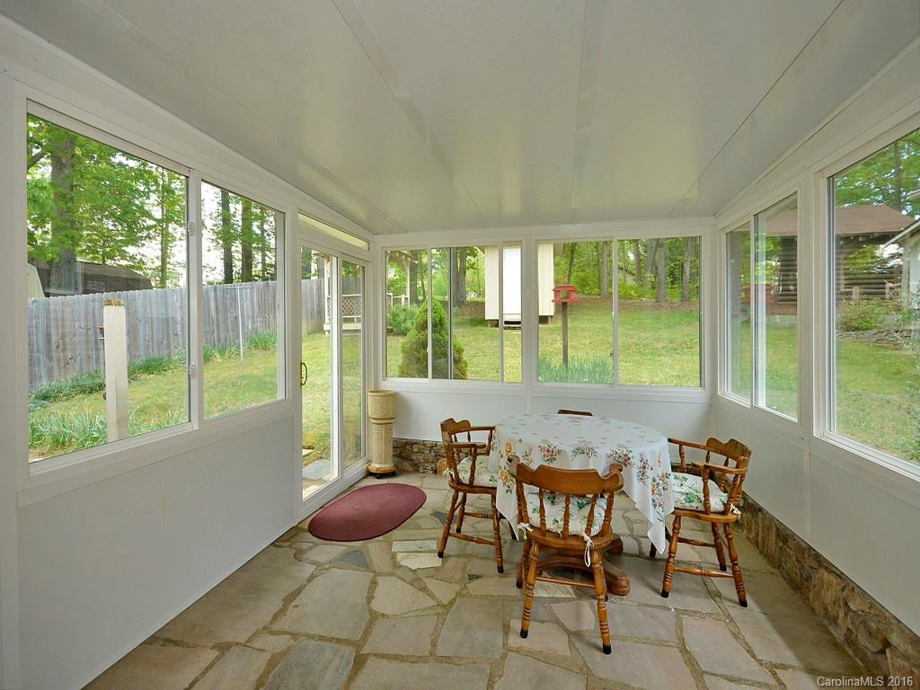 187 Oak Terrace - Photo 9