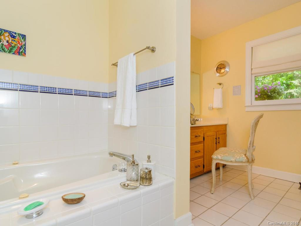 8 Fieldcrest Circle - Photo 15