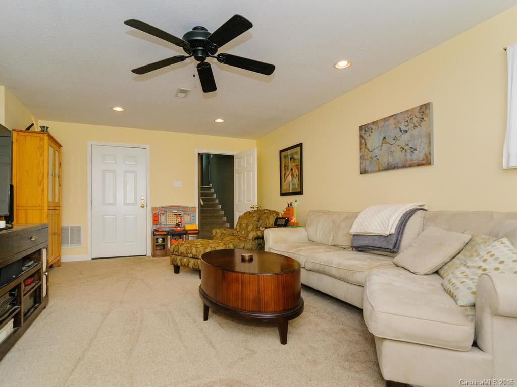 8 Fieldcrest Circle - Photo 20