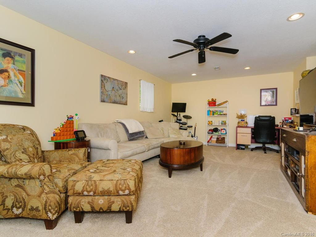 8 Fieldcrest Circle - Photo 21