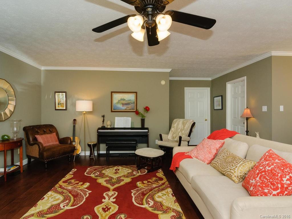 8 Fieldcrest Circle - Photo 7