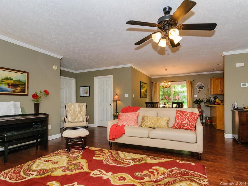 8 Fieldcrest Circle - Photo 8