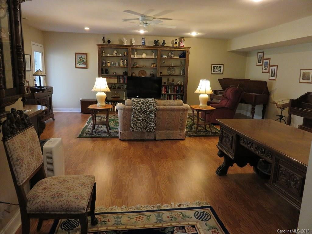 301 Qualla Circle #L68 U68 - Photo 11