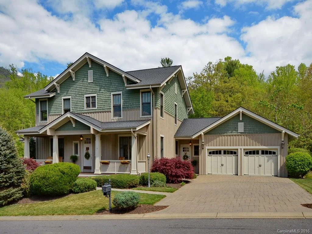 4 Applewood Drive