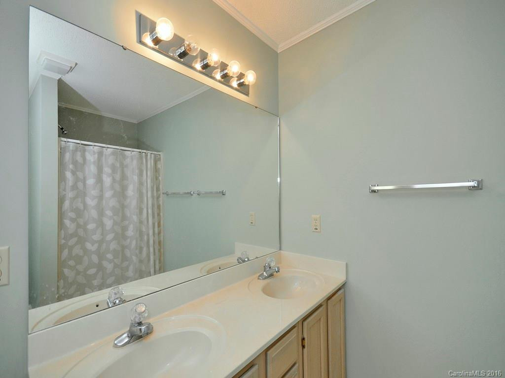 702 Woodlea Court #702 - Photo 9