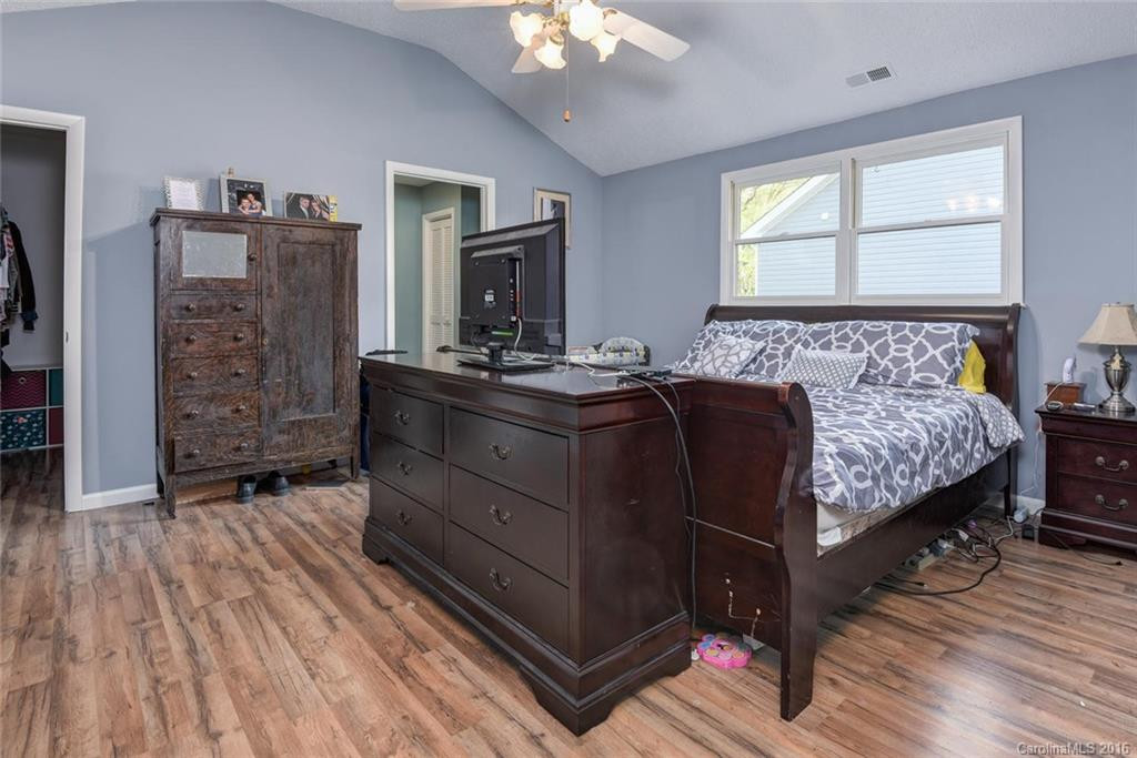 17 Dogwood Terrace - Photo 11