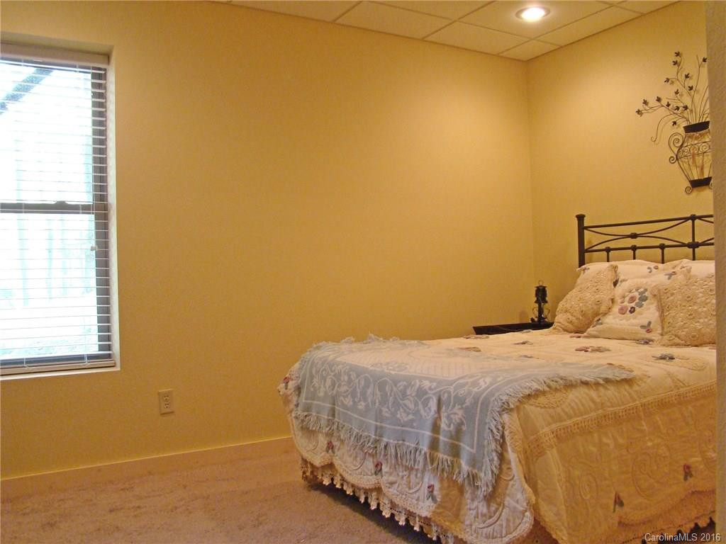 286 Mountain Lookout Drive - Photo 17