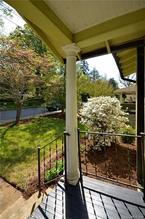 108 Murdock Avenue - Photo 2