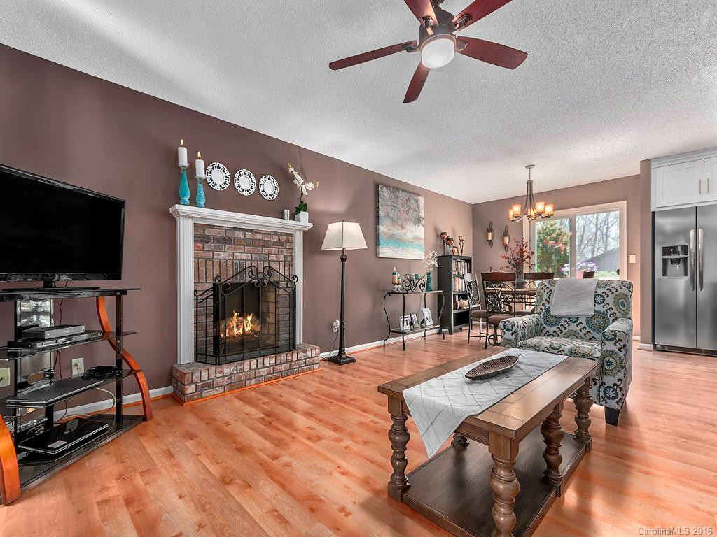 466 Royal Pines Drive - Photo 3