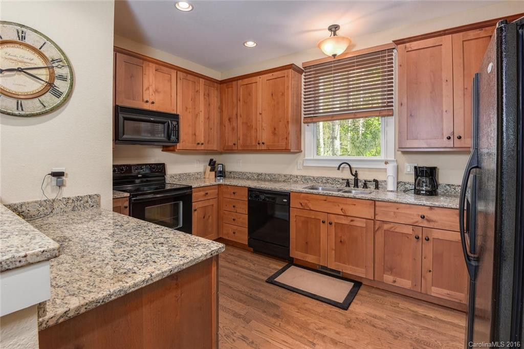 31 Whispering Falls Court #73 - Photo 9