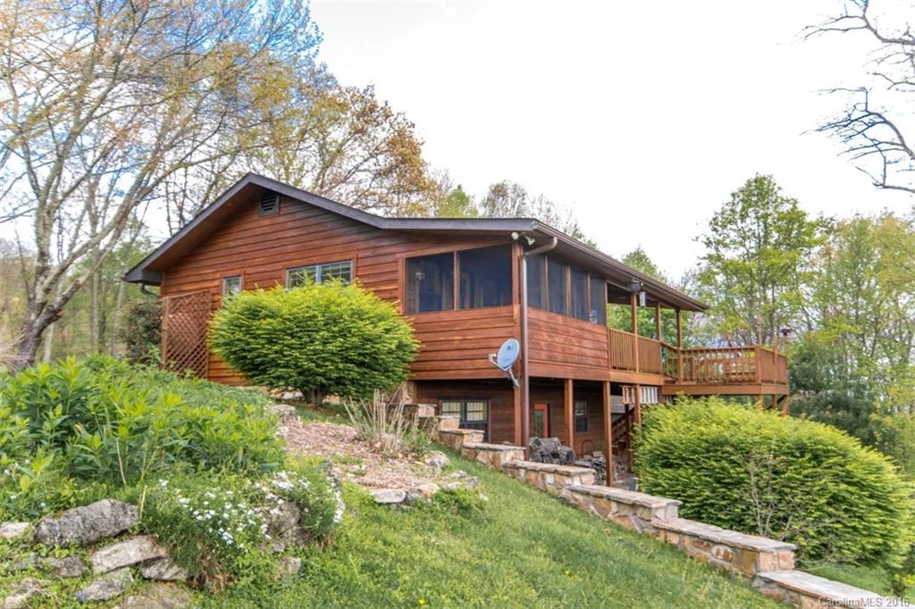 302 Cove Road