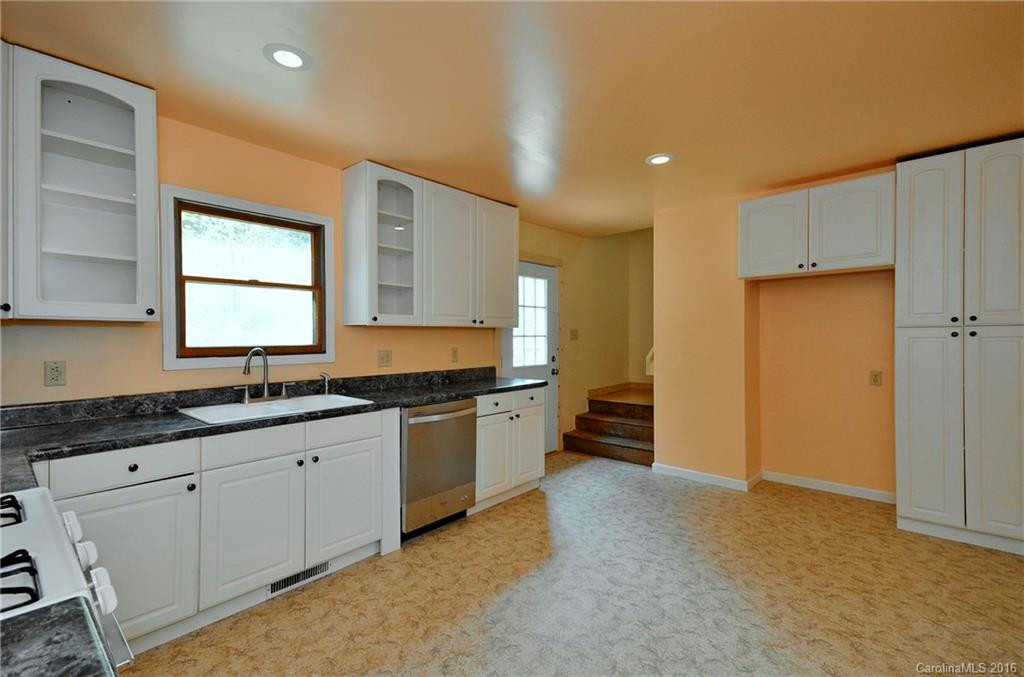 92 Arrowood Road - Photo 6