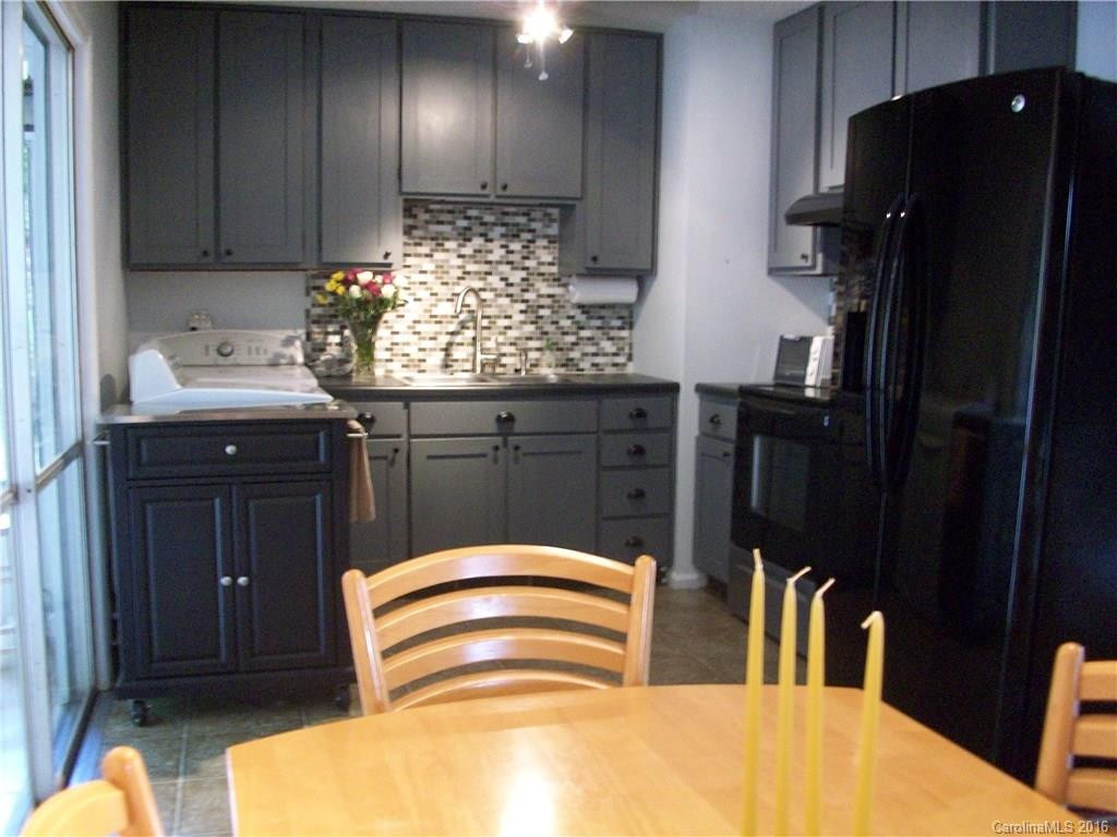 9 Hillview Circle #21 - Photo 6