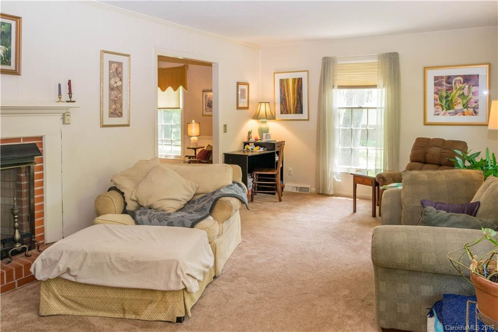 2670 Seminole Drive - Photo 2