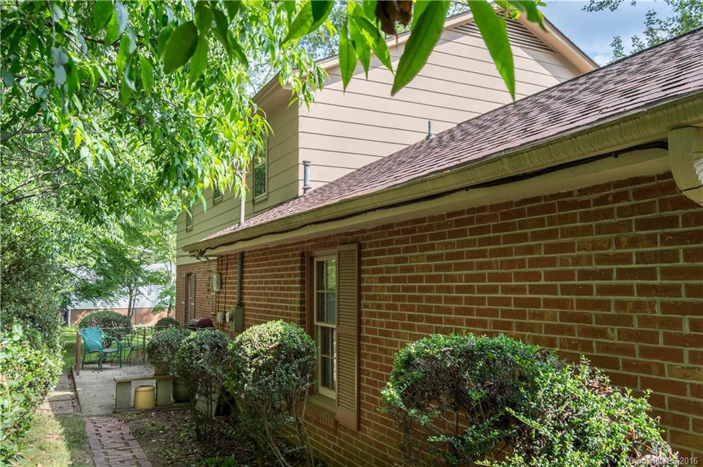 2670 Seminole Drive - Photo 11