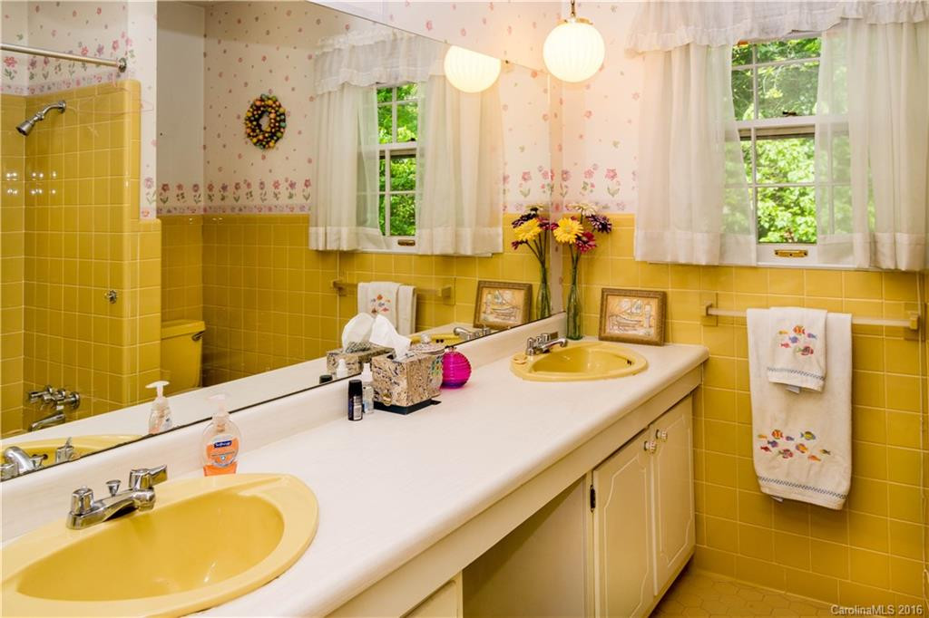 2670 Seminole Drive - Photo 18