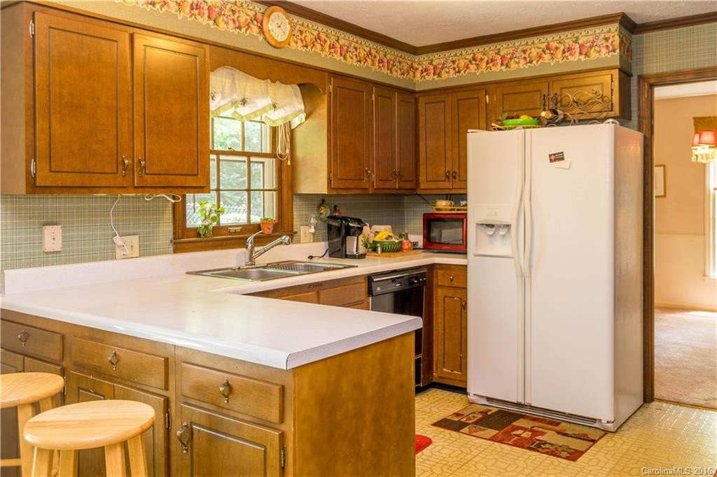 2670 Seminole Drive - Photo 4