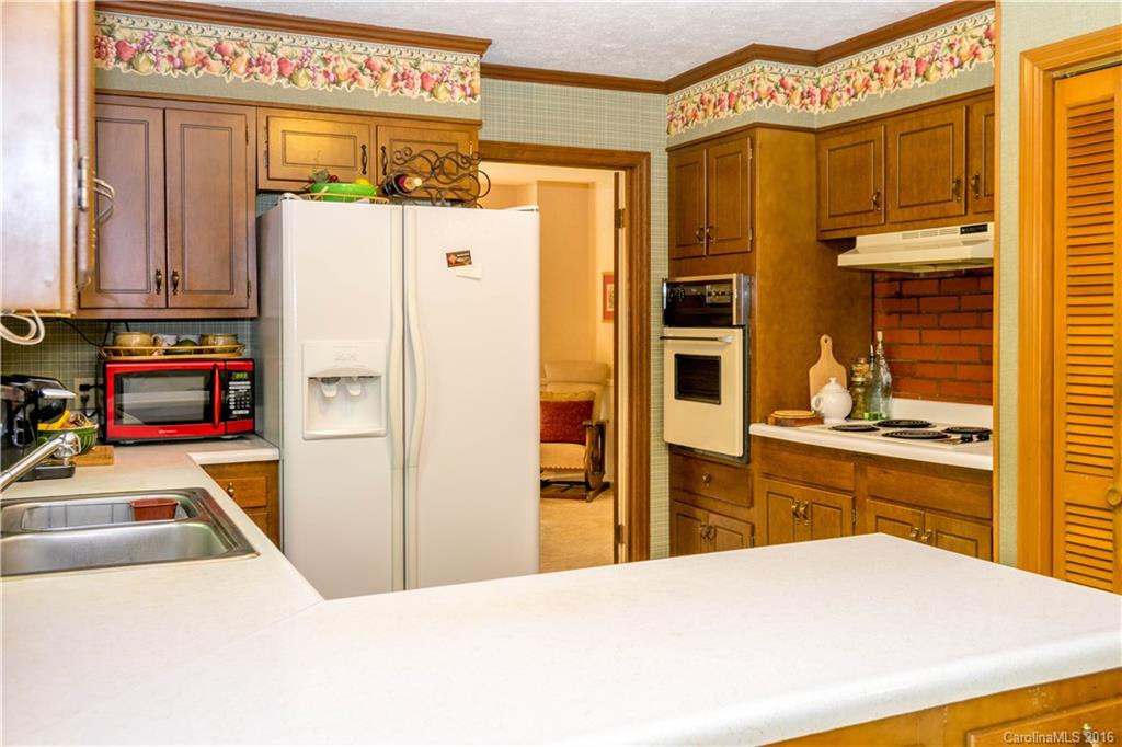 2670 Seminole Drive - Photo 5