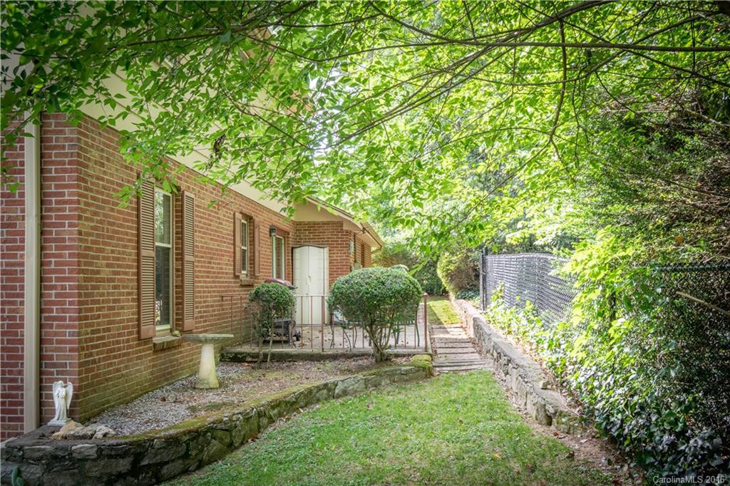 2670 Seminole Drive - Photo 10