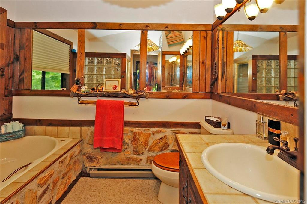 2050 Hyacinth Drive - Photo 13