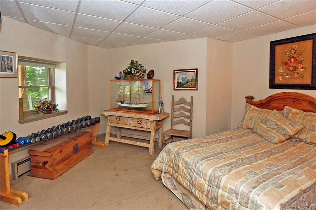 2050 Hyacinth Drive - Photo 14