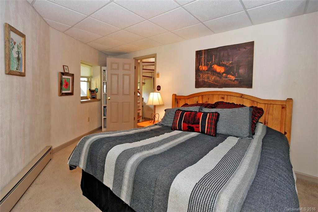 2050 Hyacinth Drive - Photo 15