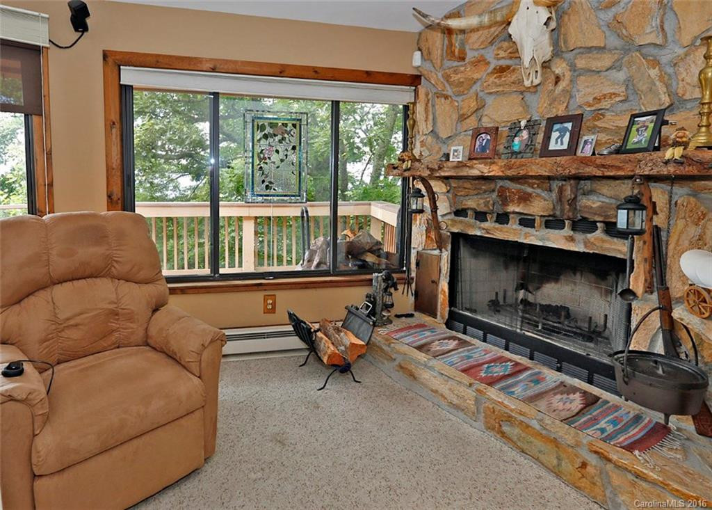 2050 Hyacinth Drive - Photo 18