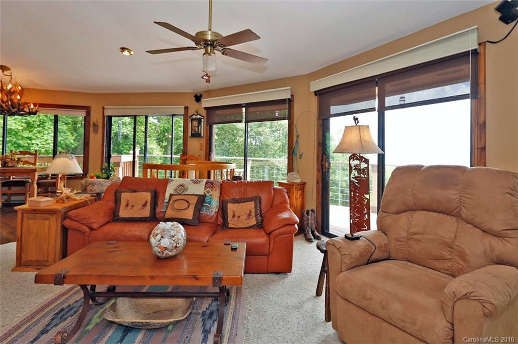 2050 Hyacinth Drive - Photo 7