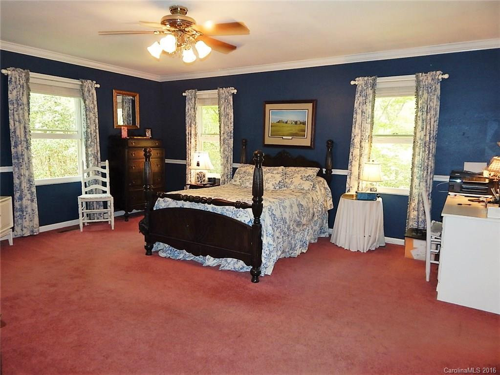 708 Skyland Drive - Photo 11