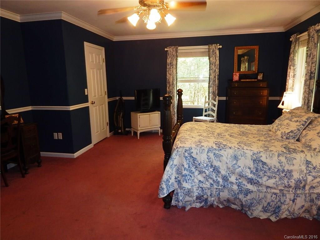 708 Skyland Drive - Photo 13