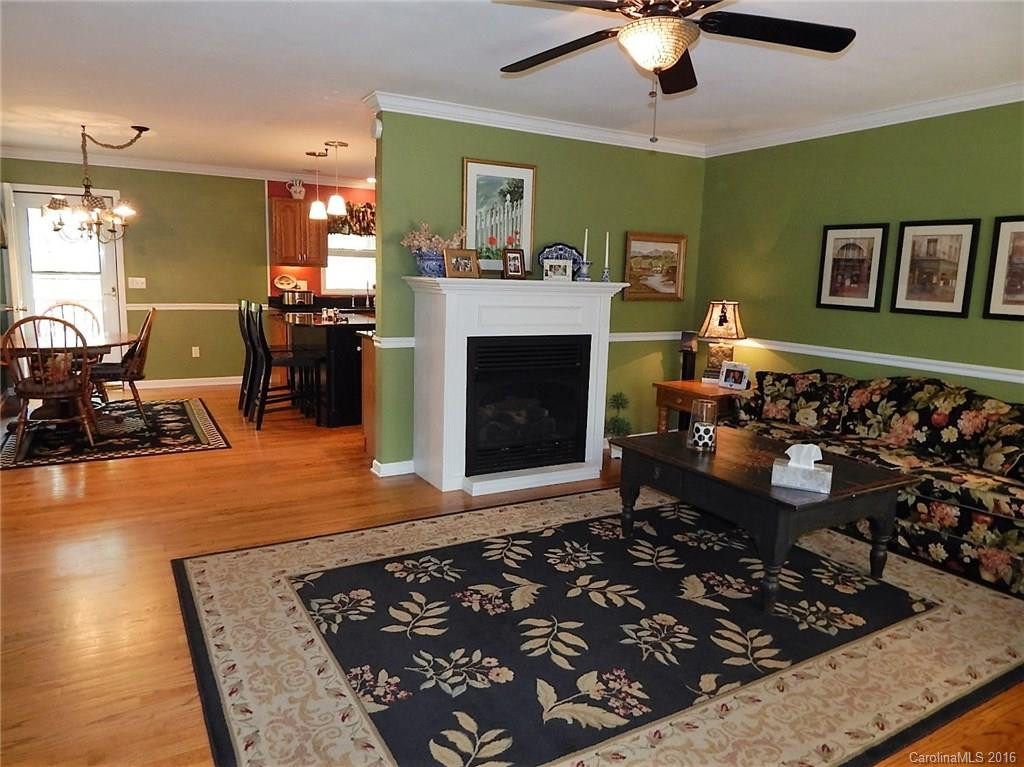 708 Skyland Drive - Photo 3