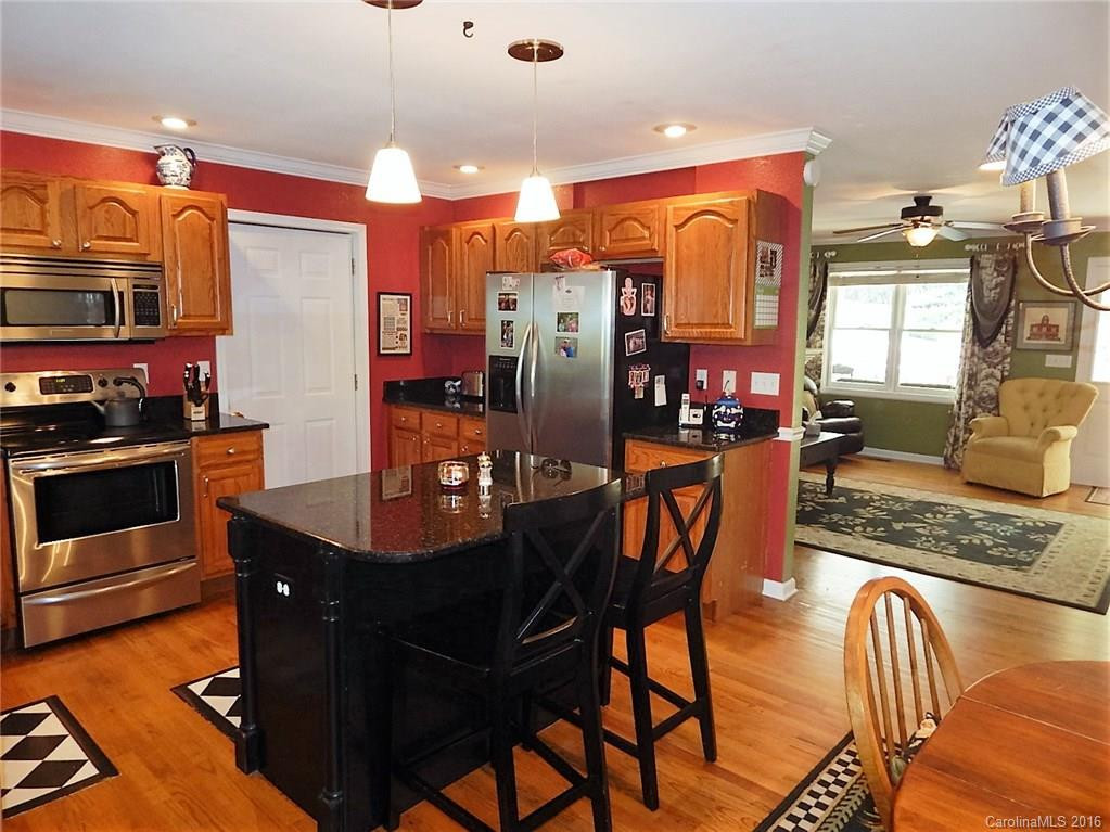 708 Skyland Drive - Photo 4