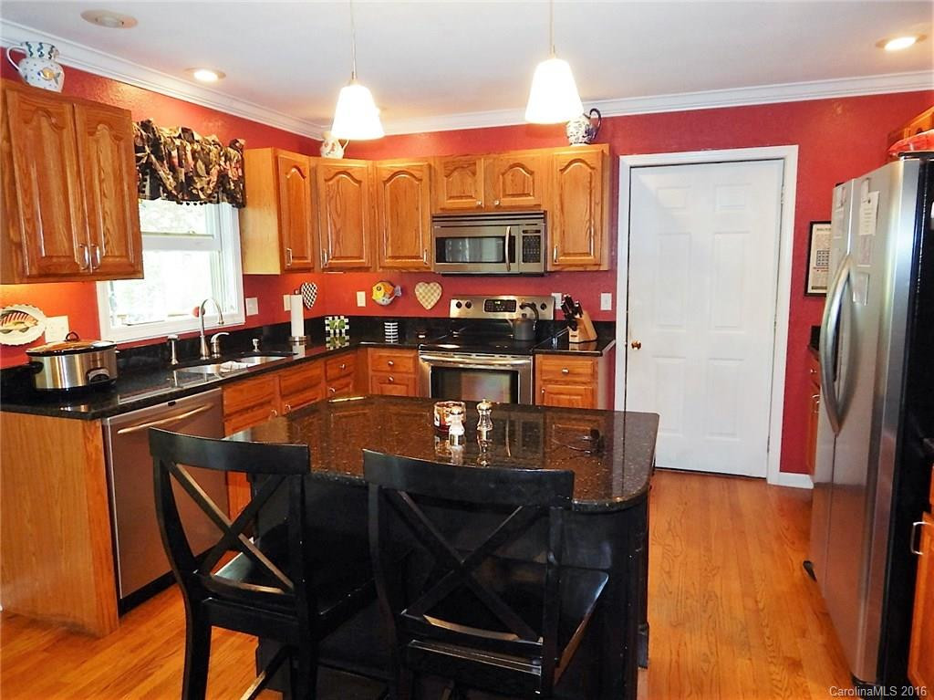 708 Skyland Drive - Photo 5