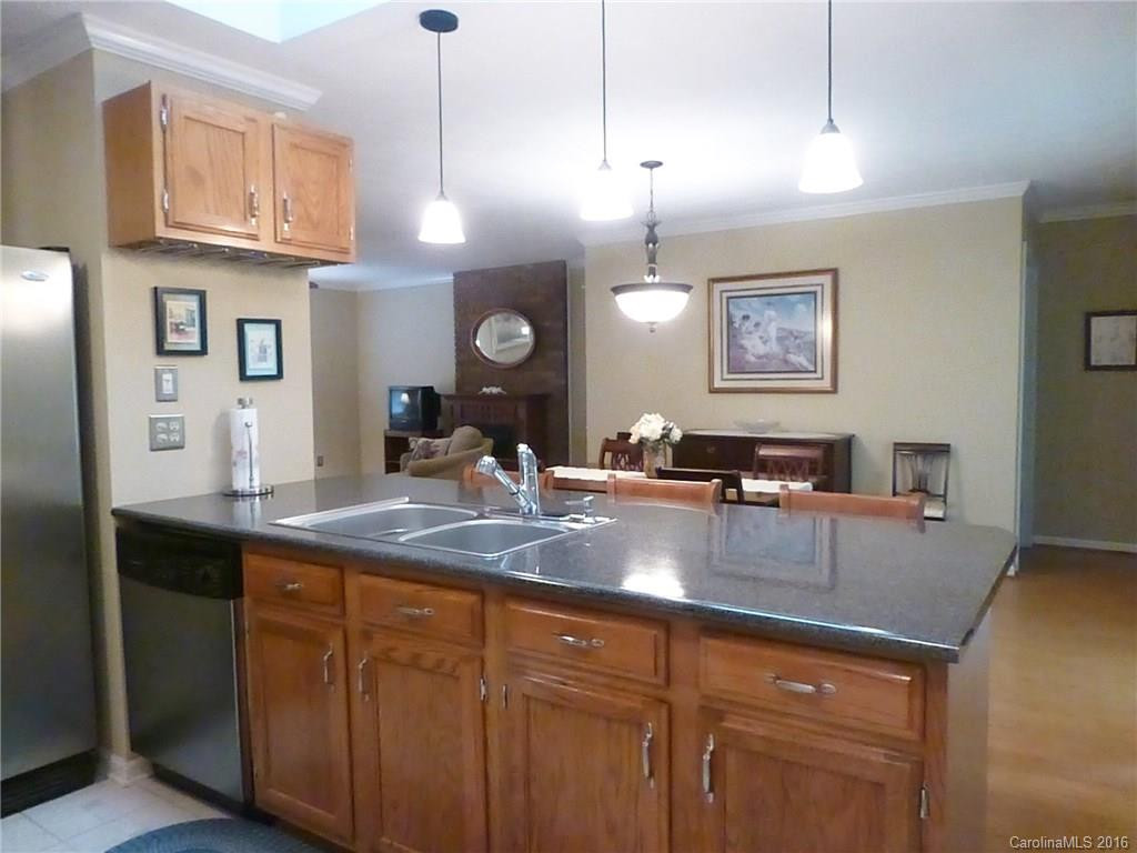 242 Stonebrook Drive - Photo 2