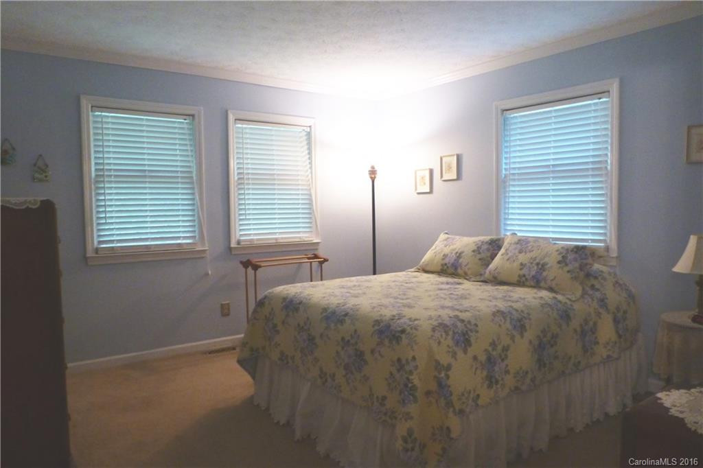 242 Stonebrook Drive - Photo 11