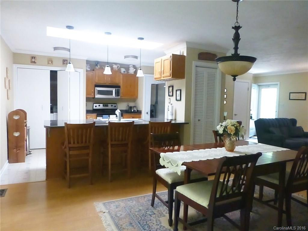 242 Stonebrook Drive - Photo 3
