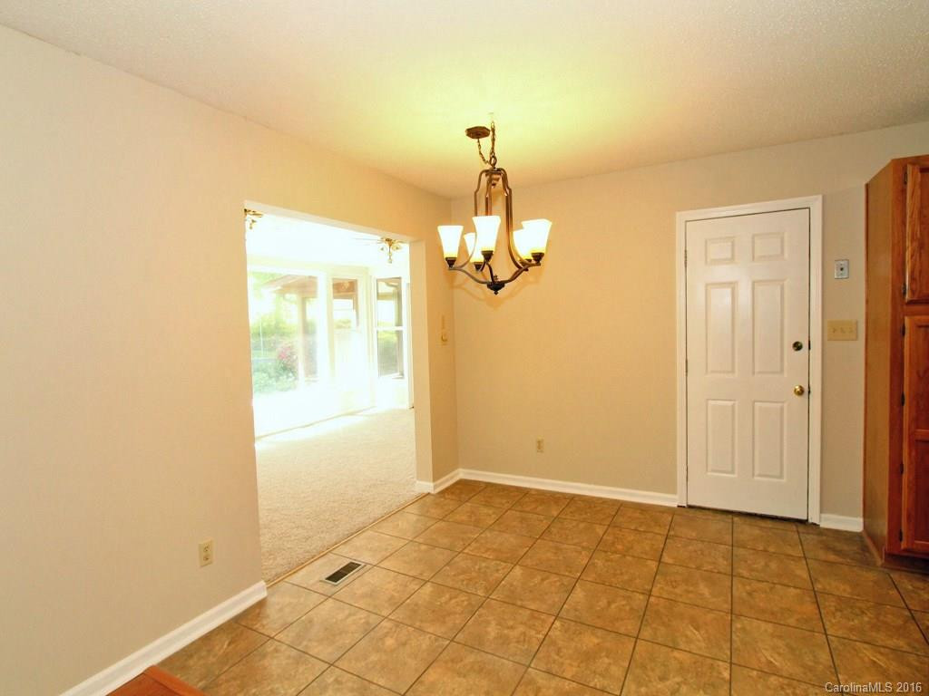 10 Shawn Drive - Photo 4