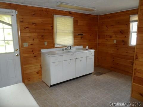 697 Holtzclaw Road - Photo 6