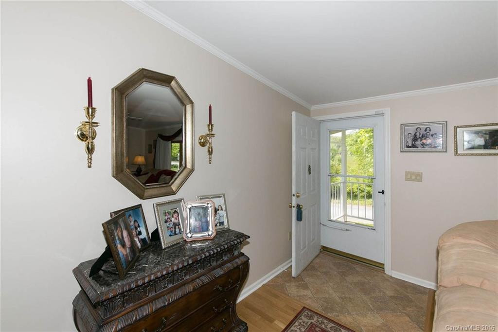 140 Middle Street - Photo 2