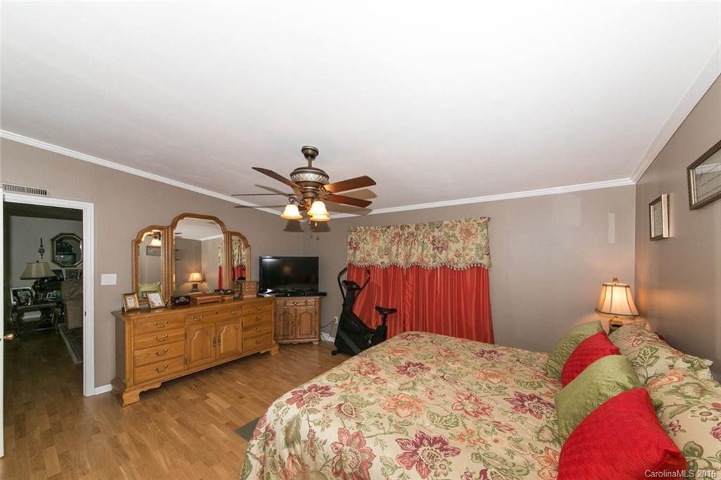 140 Middle Street - Photo 12