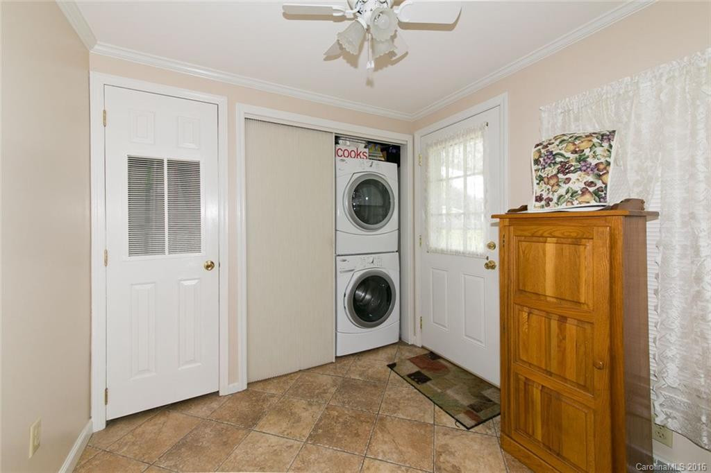 140 Middle Street - Photo 14