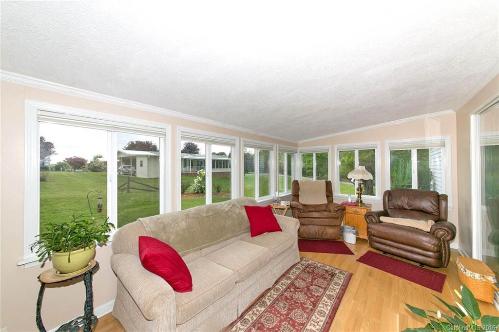 140 Middle Street - Photo 3