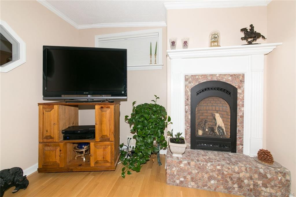 140 Middle Street - Photo 4