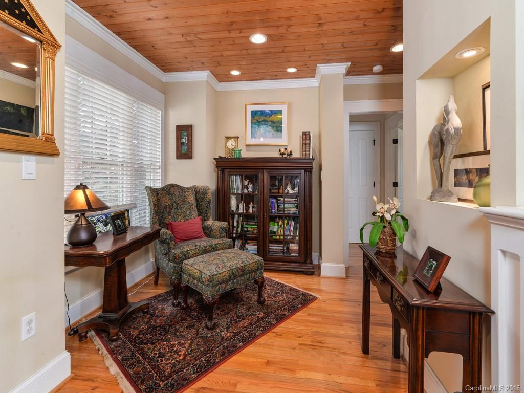 108 Flame Azalea Drive - Photo 2