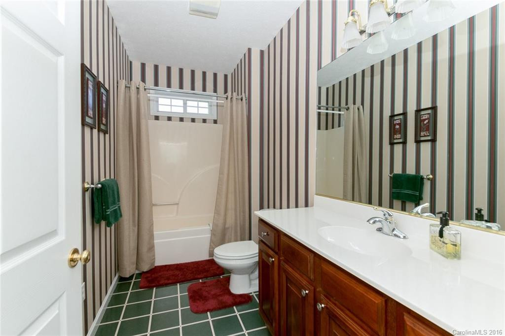 4133 Howard Gap Road - Photo 20