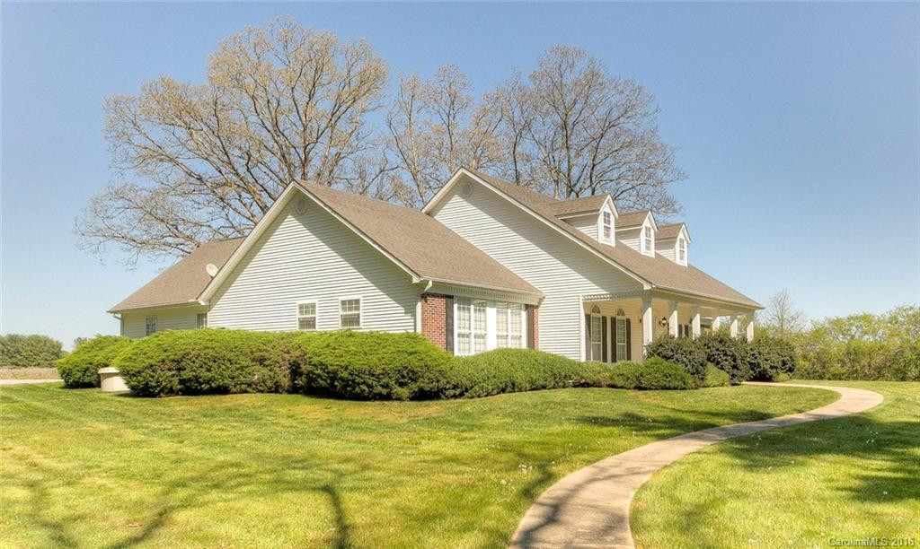 4133 Howard Gap Road - Photo 3