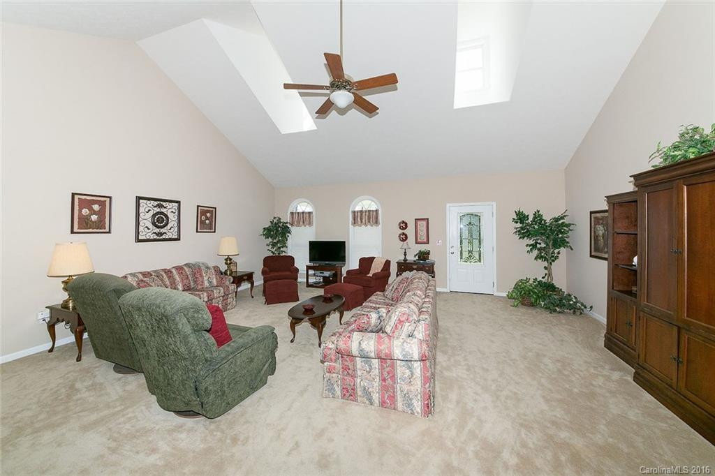4133 Howard Gap Road - Photo 5