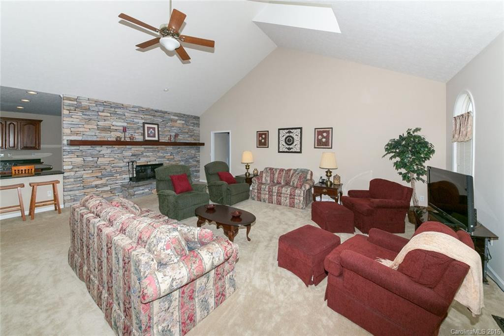 4133 Howard Gap Road - Photo 6