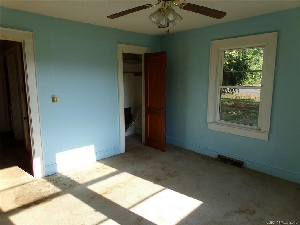 325 Hollins Street - Photo 13