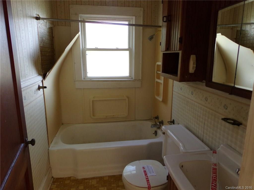 325 Hollins Street - Photo 15